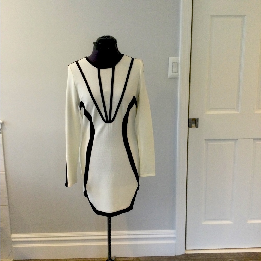 White dress with black trim medium NWT